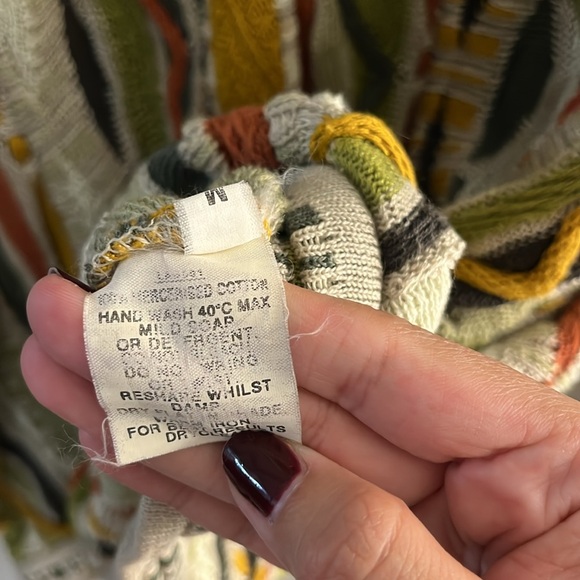COOGI Multicolor 3D Knit Sweater Size Medium - Picture 6 of 7